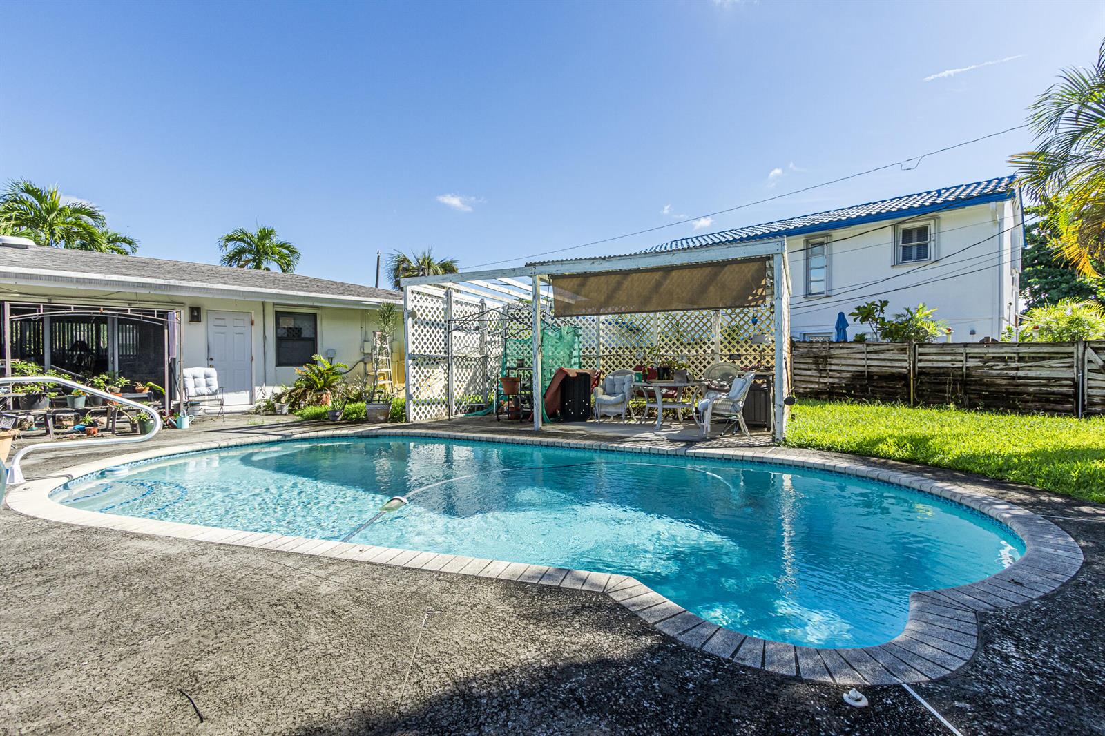   / 0 3813 sq. ft. $ 2026-10-08 0 foto