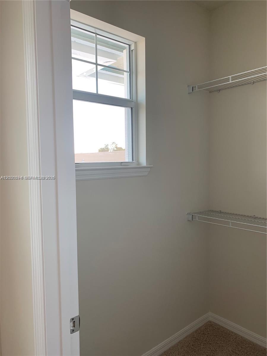 Ver detalles 4920 3 / 3 1421 sq. ft. $ 2026-10-06 0 foto