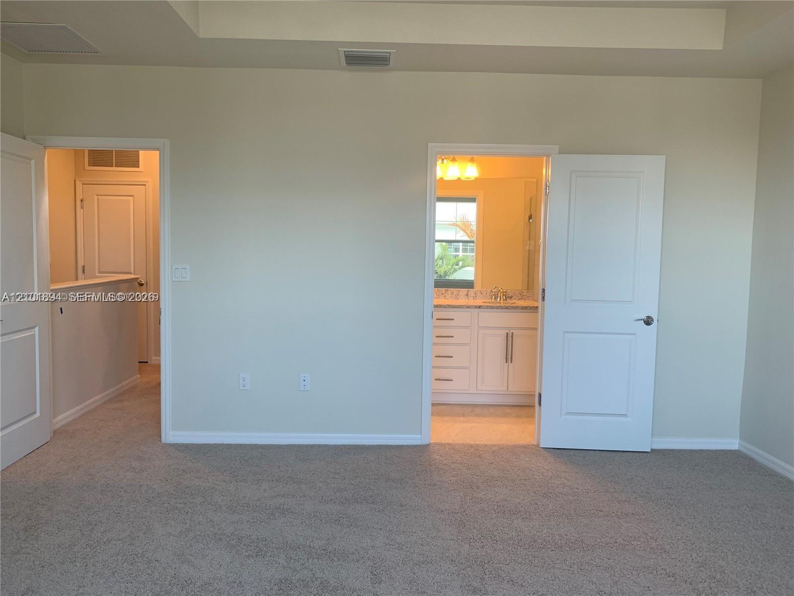 Ver detalles 4920 3 / 3 1421 sq. ft. $ 2026-10-06 0 foto