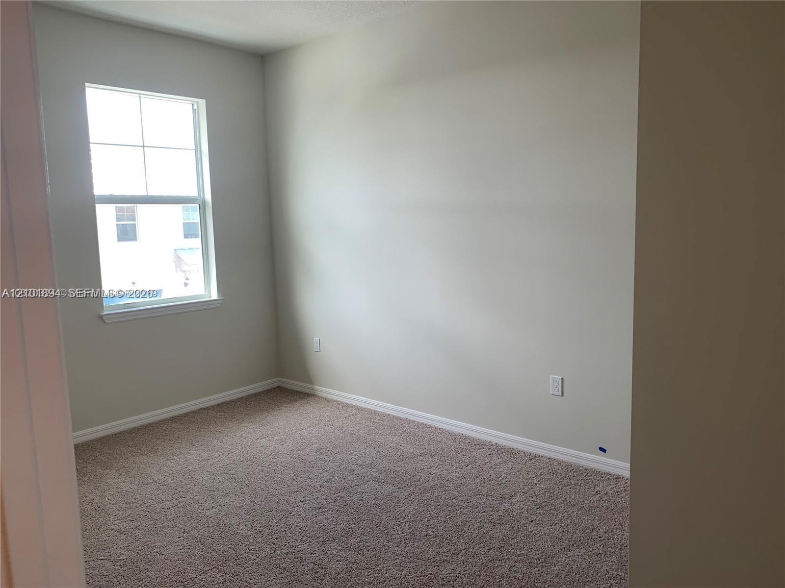 Ver detalles 4920 3 / 3 1421 sq. ft. $ 2026-10-06 0 foto