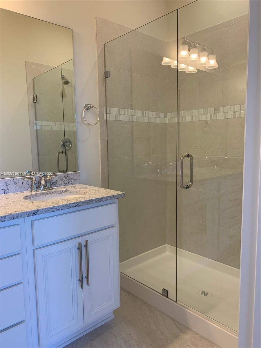 Ver detalles 4920 3 / 3 1421 sq. ft. $ 2026-10-06 0 foto