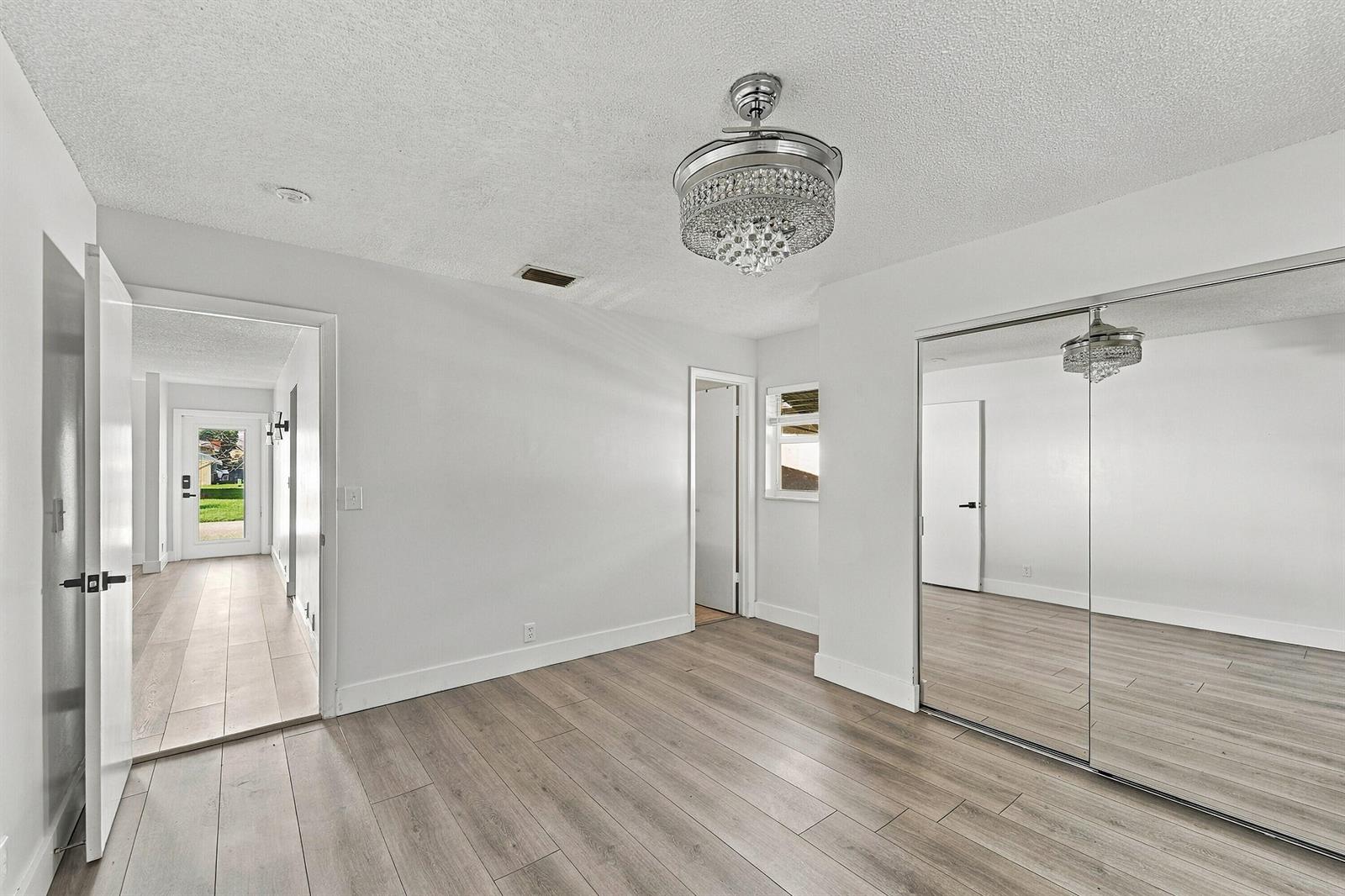 Ver detalles 1730 2 / 2 1000 sq. ft. $ 2026-10-08 0 foto