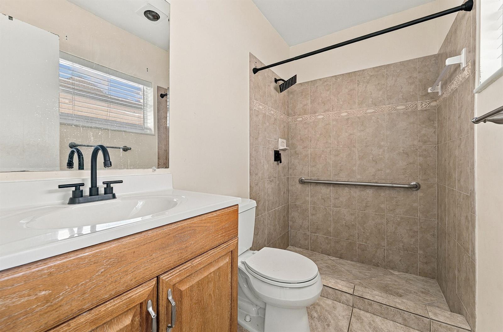 Ver detalles 1730 2 / 2 1000 sq. ft. $ 2026-10-08 0 foto