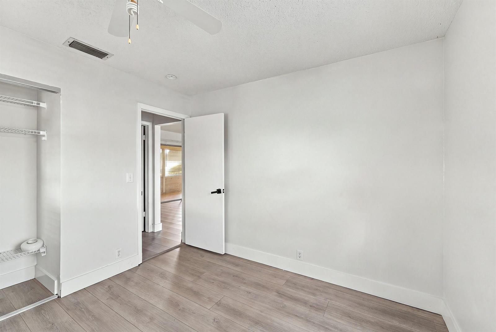 Ver detalles 1730 2 / 2 1000 sq. ft. $ 2026-10-08 0 foto
