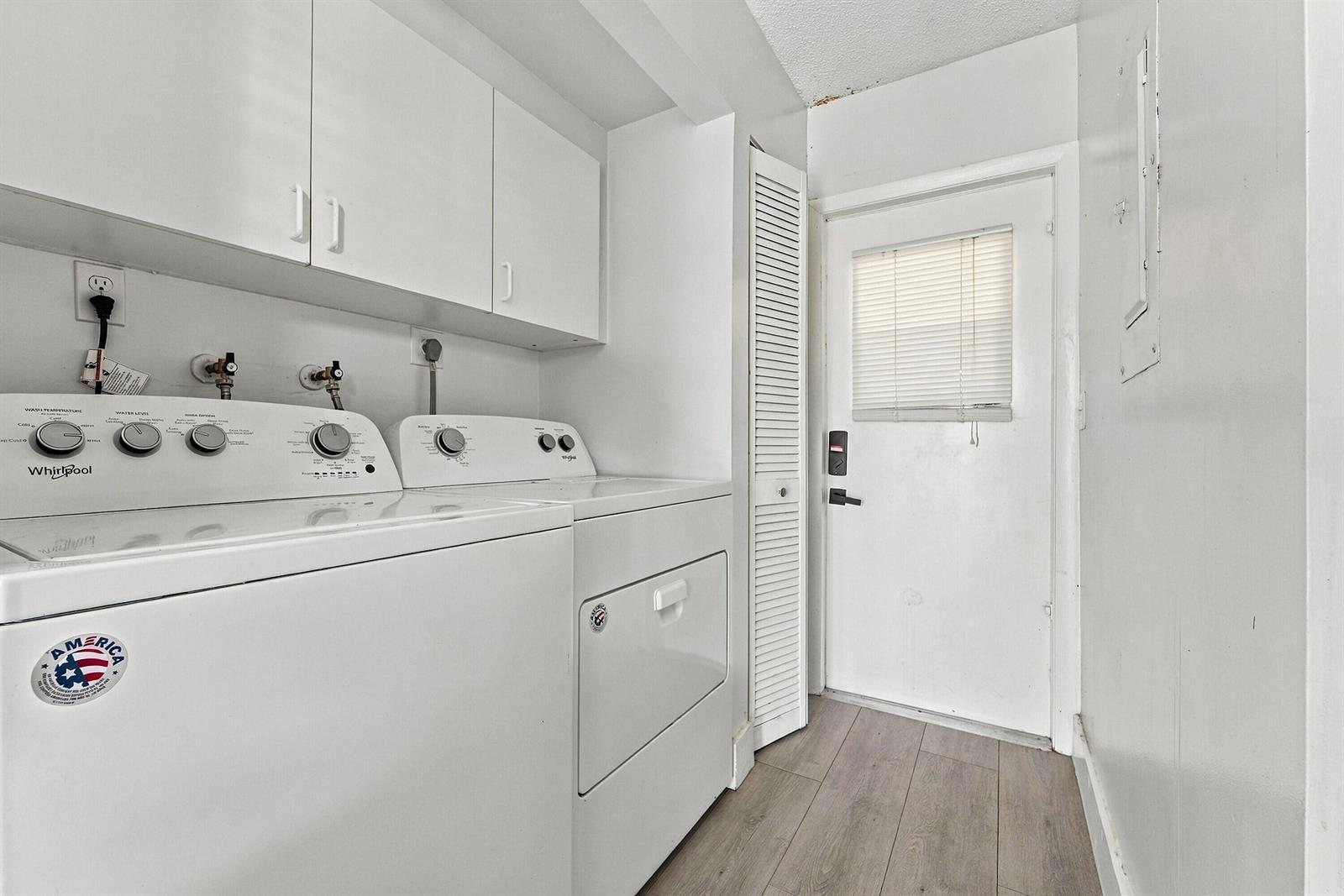 Ver detalles 1730 2 / 2 1000 sq. ft. $ 2026-10-08 0 foto