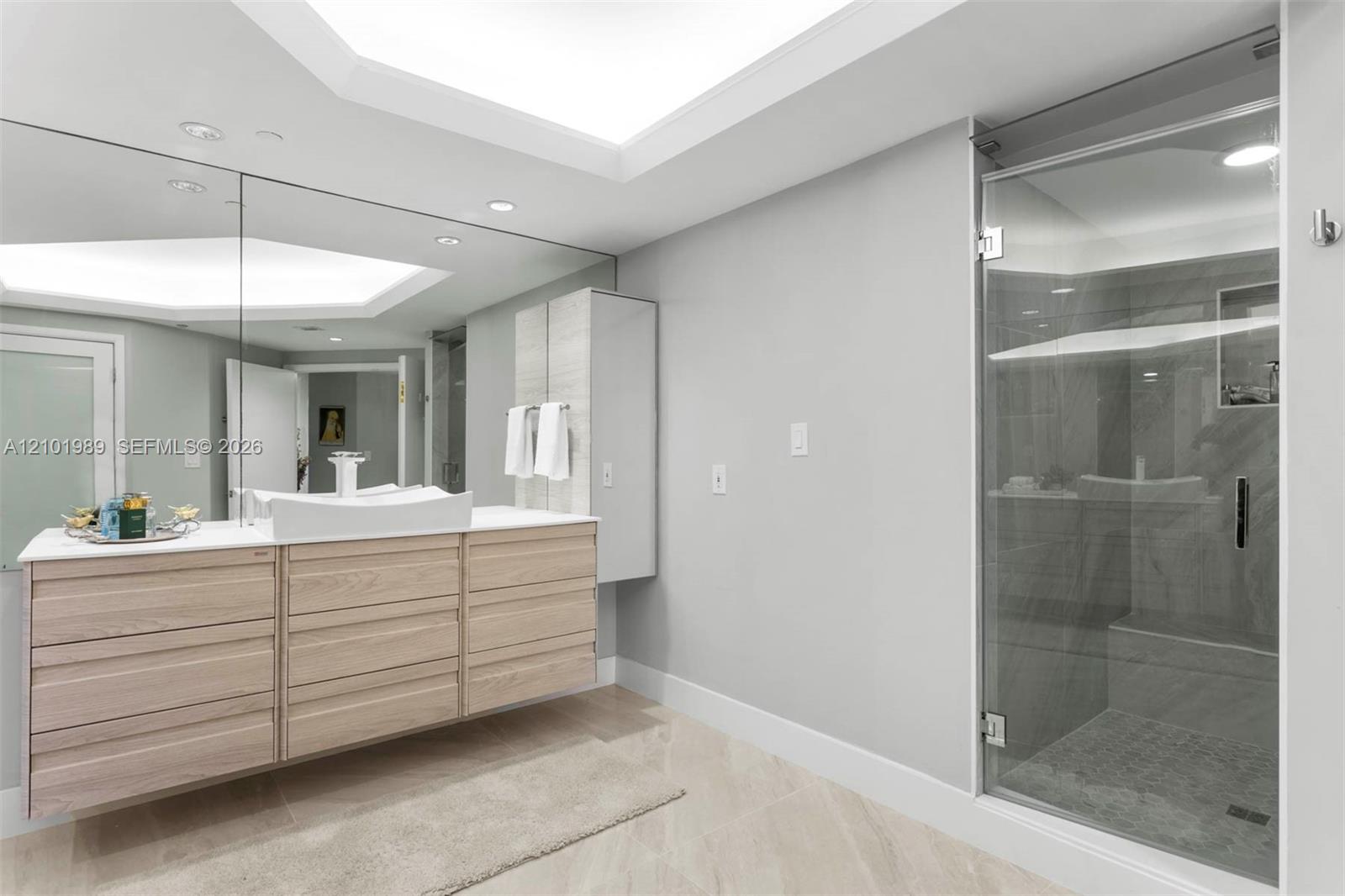 See details 2603 3 / 4 2800 sq. ft. $ 2026-10-06 0 Photo