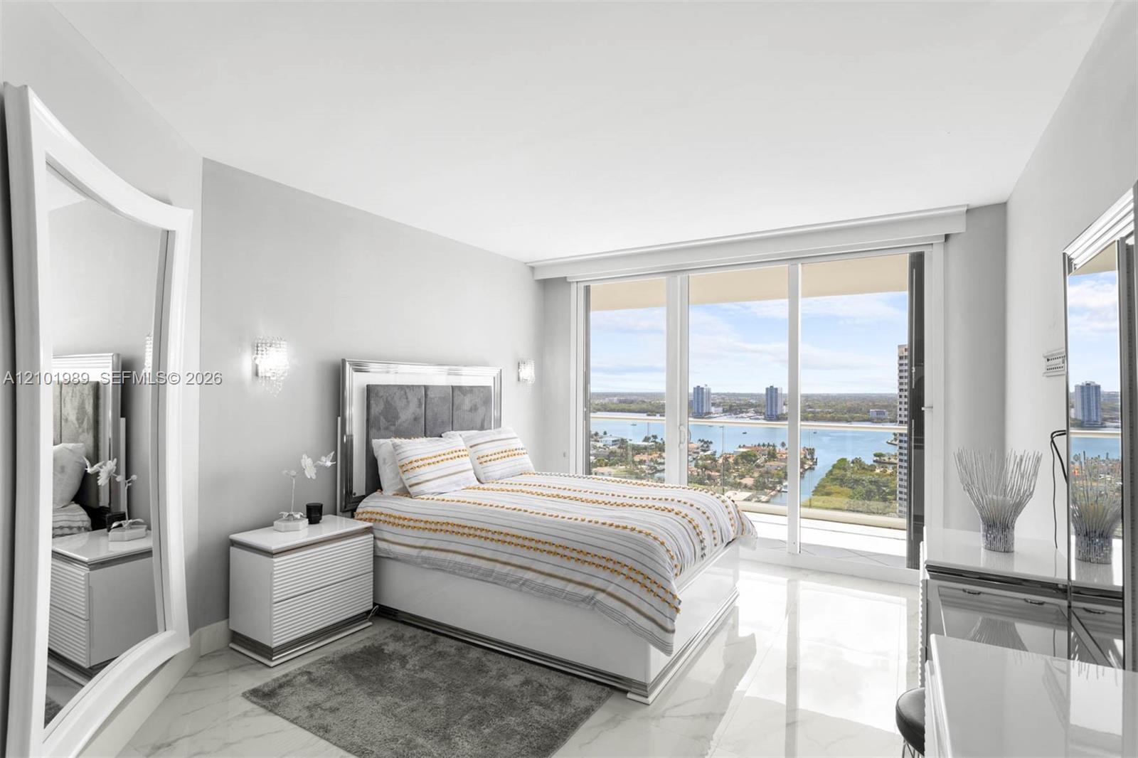 See details 2603 3 / 4 2800 sq. ft. $ 2026-10-06 0 Photo