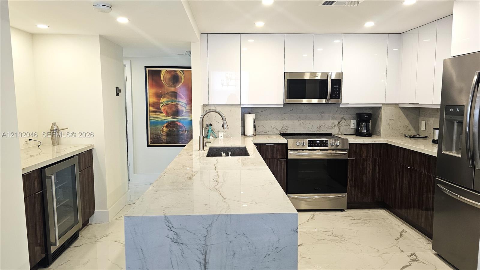 See details 2S 2 / 2 1275 sq. ft. $ 2026-10-06 0 Photo