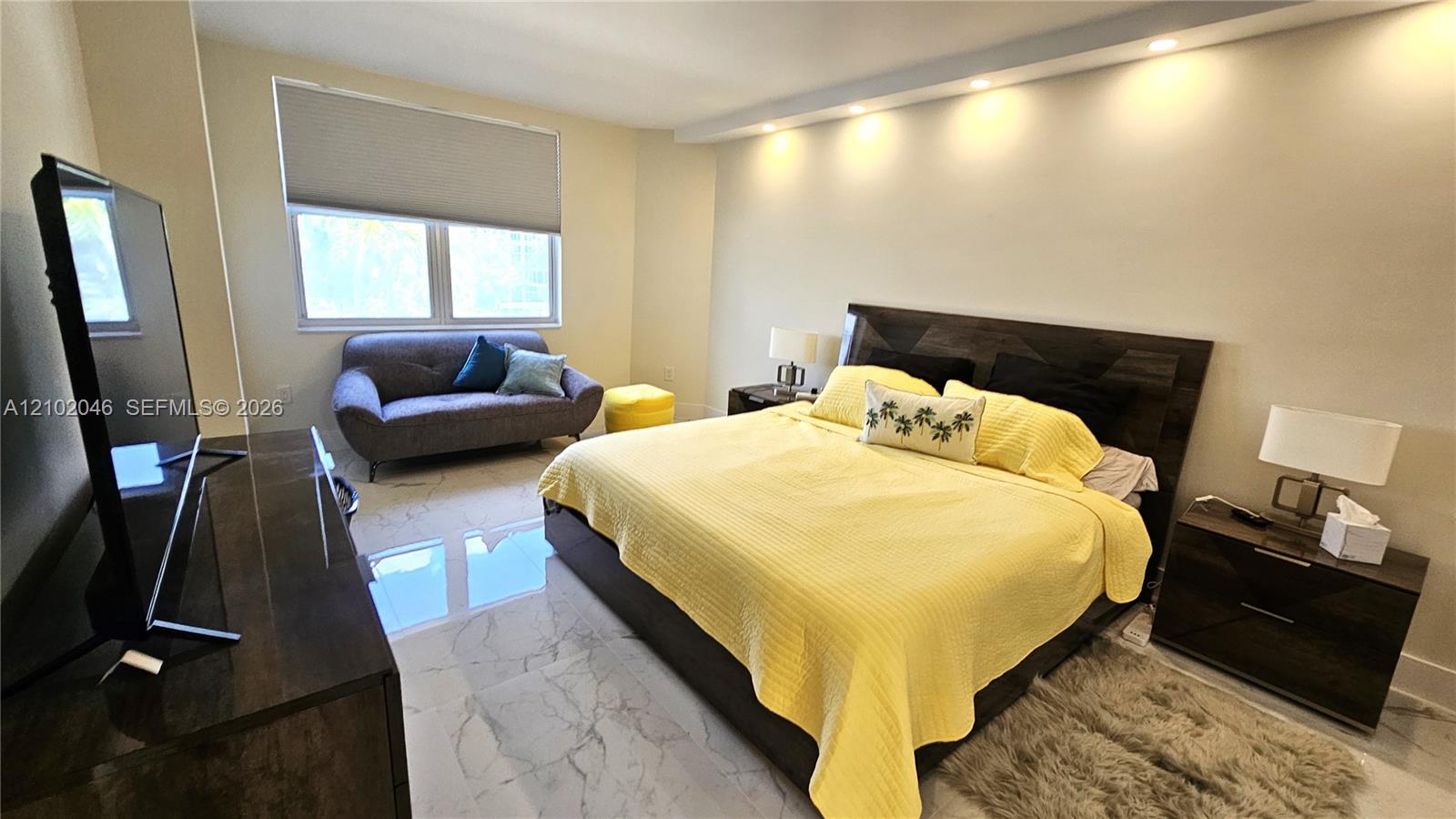See details 2S 2 / 2 1275 sq. ft. $ 2026-10-06 0 Photo