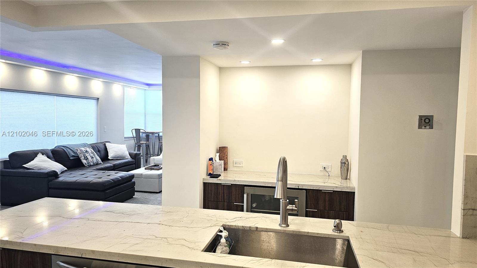 See details 2S 2 / 2 1275 sq. ft. $ 2026-10-06 0 Photo
