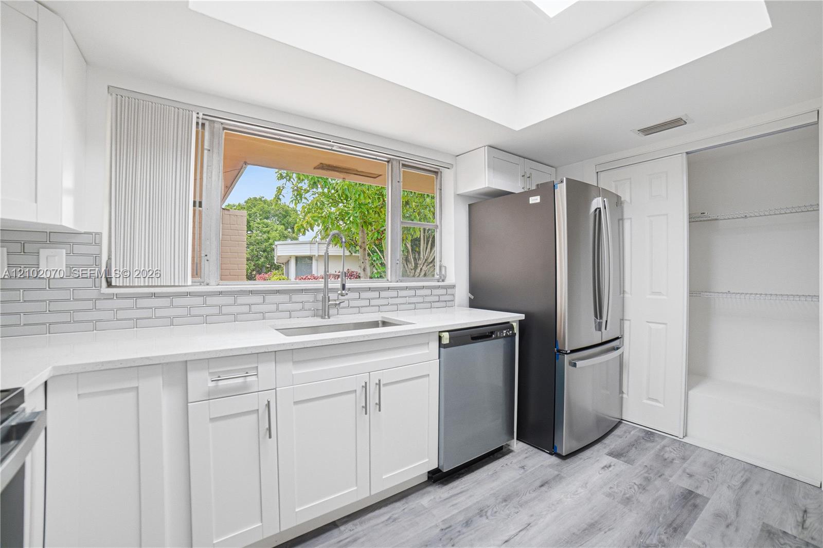 Ver detalles / 2171 sq. ft. $ 2026-10-06 0 foto