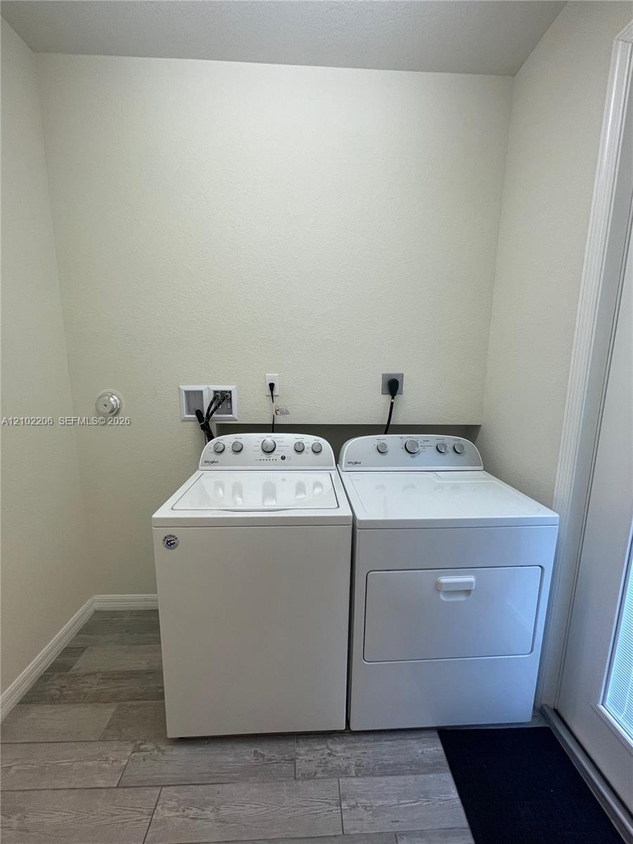 Ver detalles 4860 3 / 3 1561 sq. ft. $ 2026-10-07 0 foto
