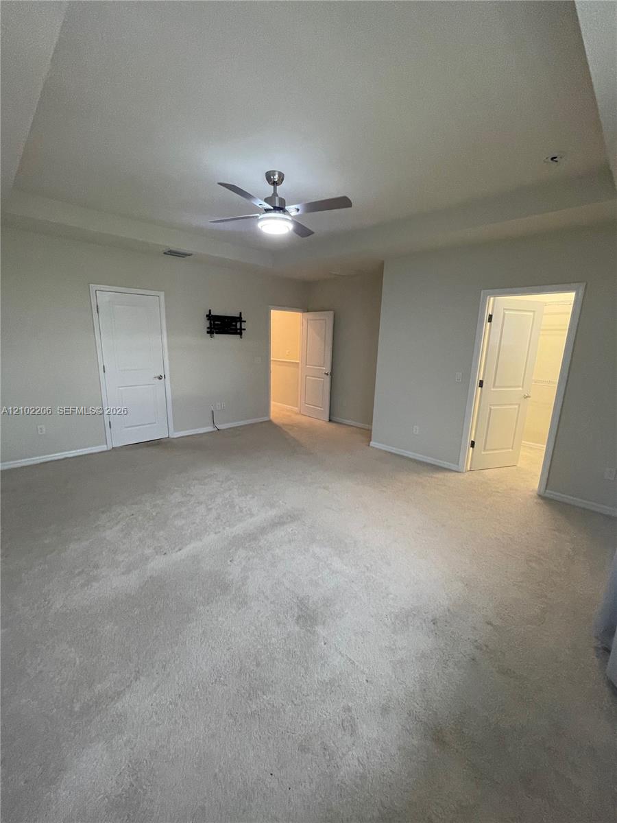 Ver detalles 4860 3 / 3 1561 sq. ft. $ 2026-10-07 0 foto