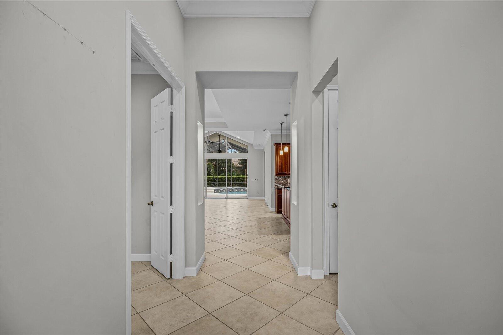 Ver detalles 8824 3 / 2 2086 sq. ft. $ 2026-10-08 0 foto