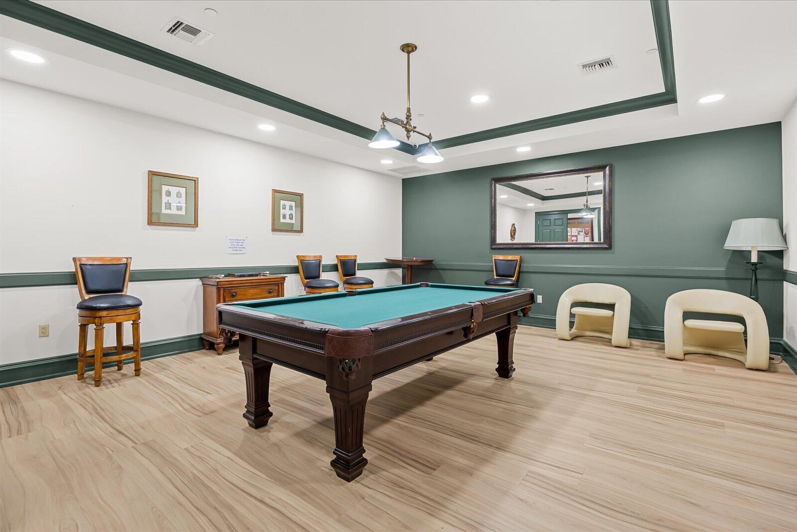 Ver detalles 8824 3 / 2 2086 sq. ft. $ 2026-10-08 0 foto