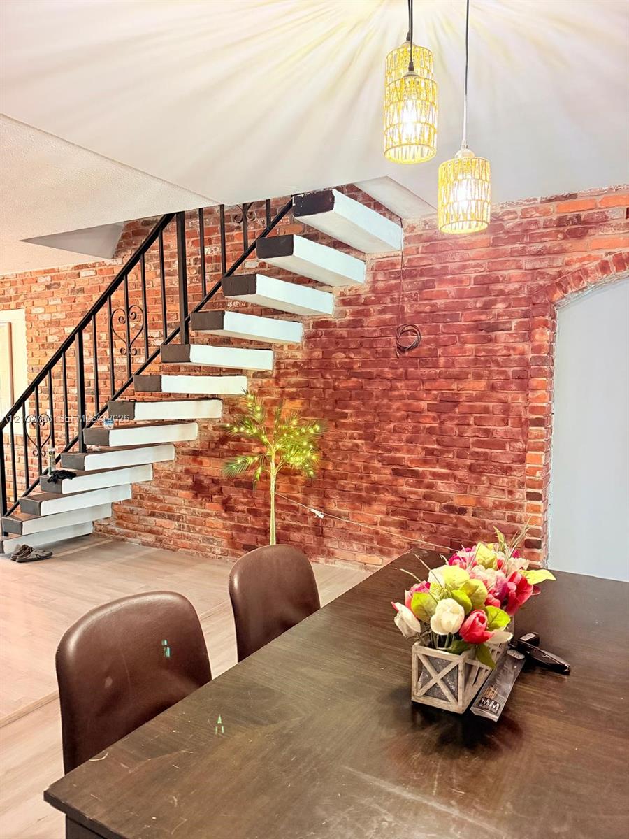 Ver detalles 1-2 / sq. ft. $ 2026-10-07 0 foto