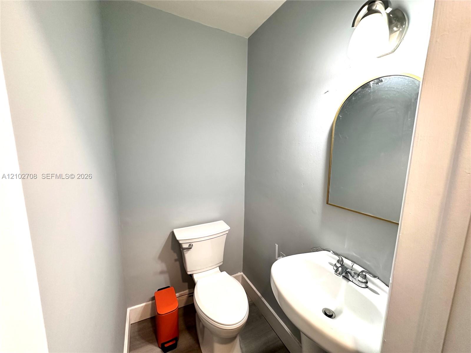 Ver detalles 1-2 / sq. ft. $ 2026-10-07 0 foto