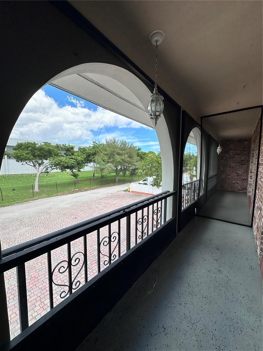 Ver detalles 1-2 / sq. ft. $ 2026-10-07 0 foto
