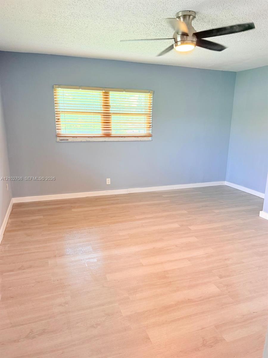 Ver detalles 1-2 / sq. ft. $ 2026-10-07 0 foto