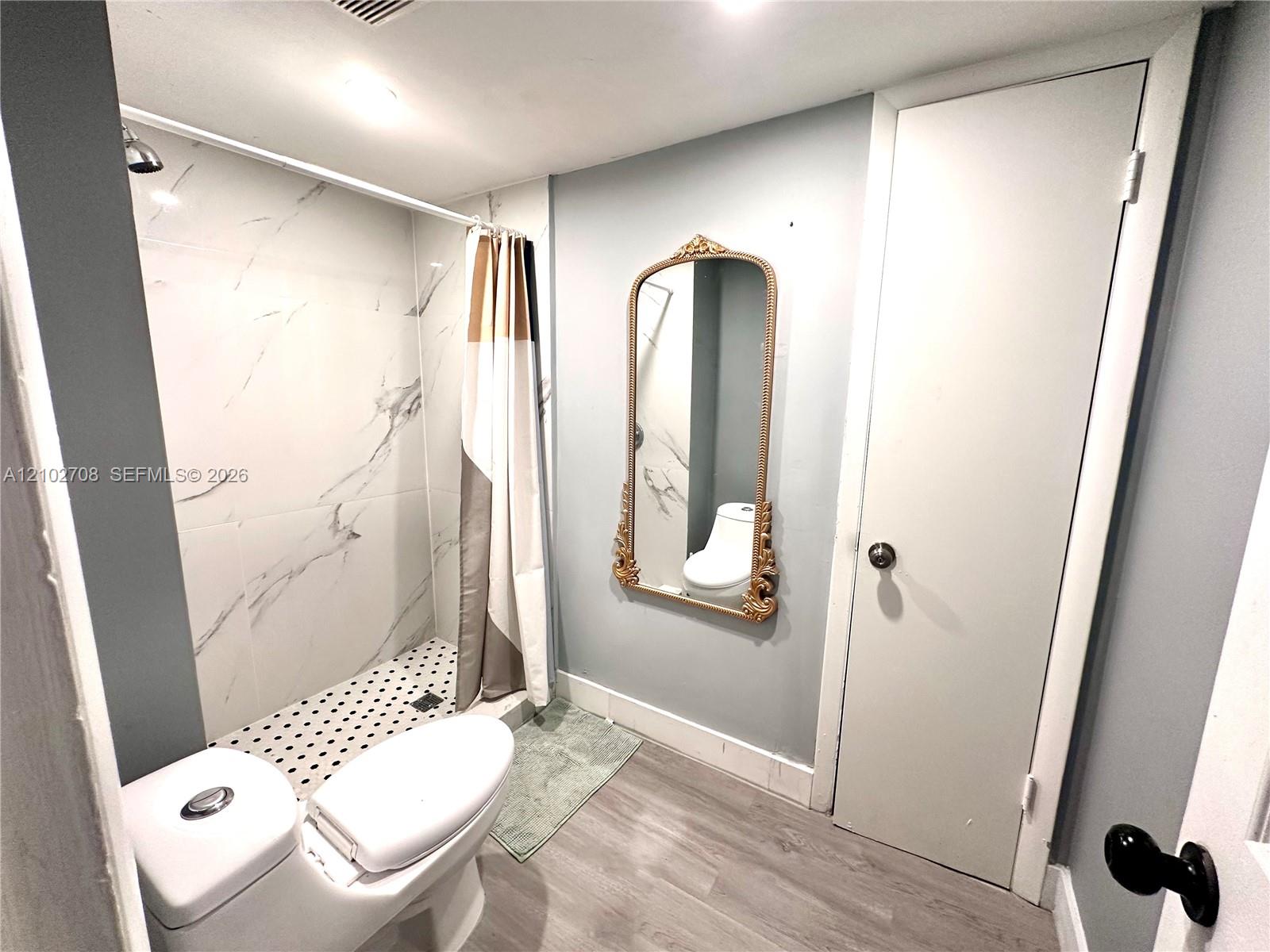 Ver detalles 1-2 / sq. ft. $ 2026-10-07 0 foto
