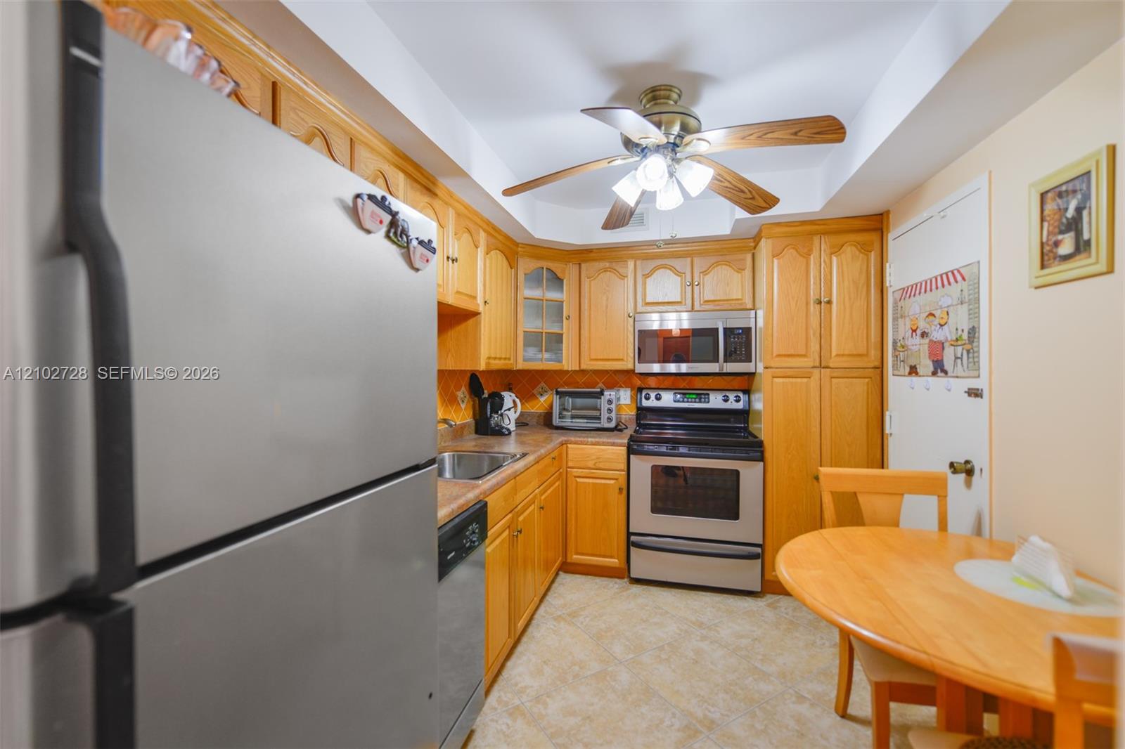 See details 10L 1 / 2 870 sq. ft. $ 2026-10-07 0 Photo