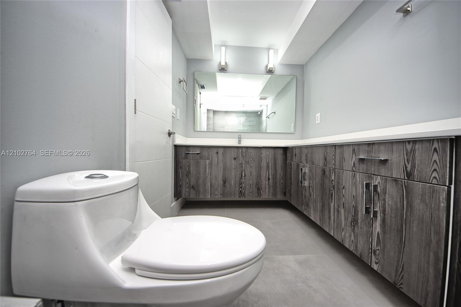 Ver detalles 309-1 2 / 2 1674 sq. ft. $ 2026-10-07 0 foto