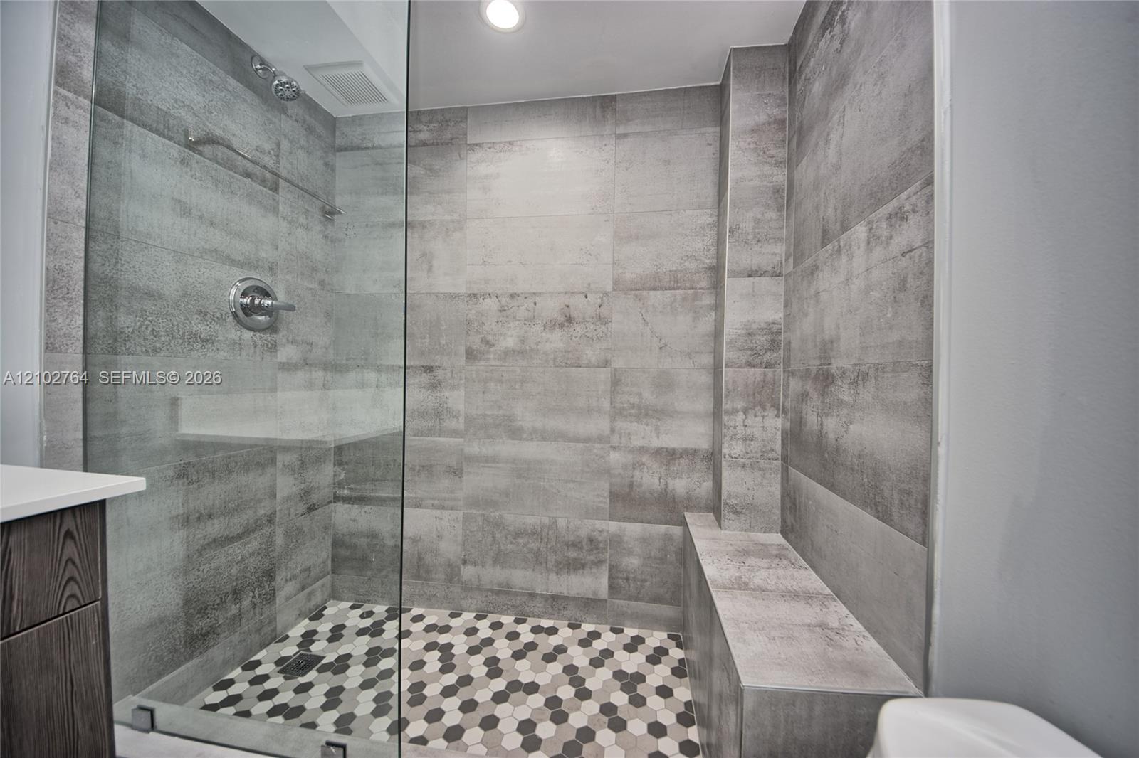 Ver detalles 309-1 2 / 2 1674 sq. ft. $ 2026-10-07 0 foto