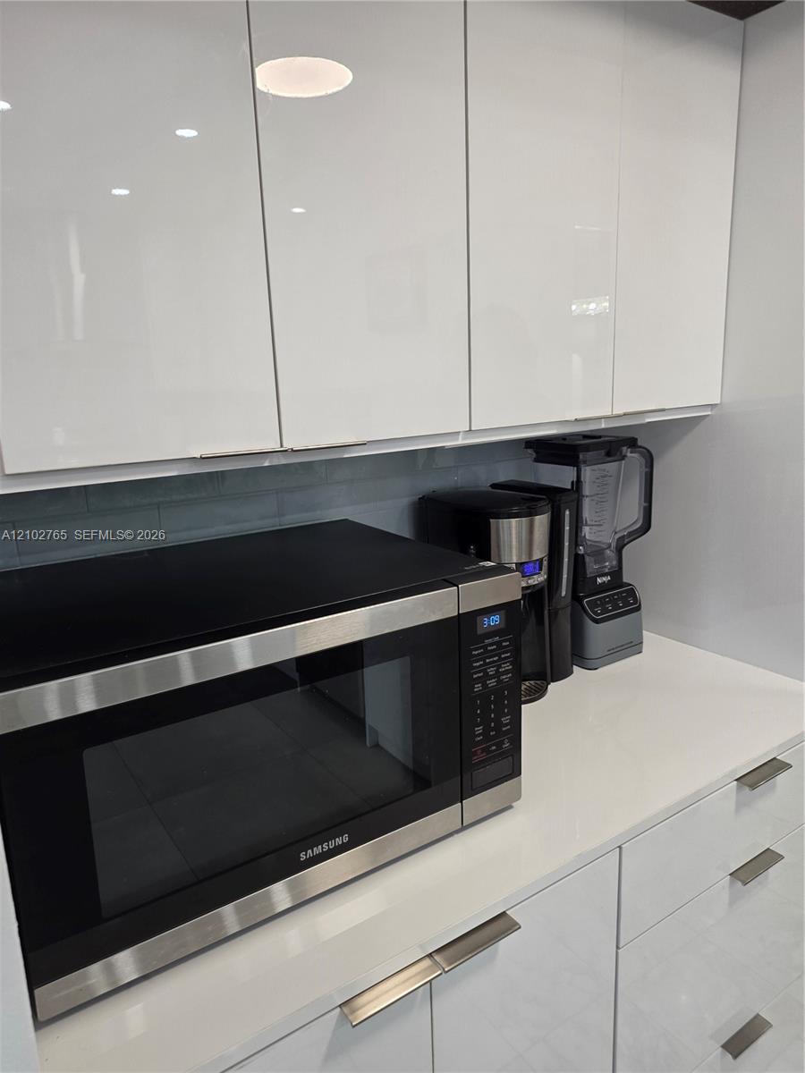 See details 5F 2 / 2 1340 sq. ft. $ 2026-10-07 0 Photo