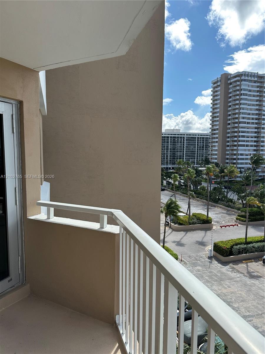 See details 5F 2 / 2 1340 sq. ft. $ 2026-10-07 0 Photo