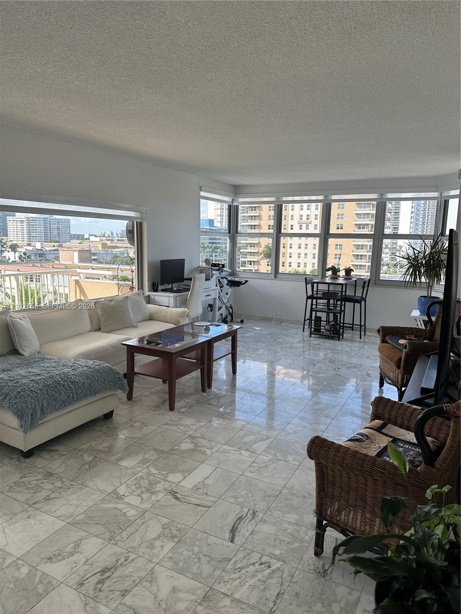 See details 5F 2 / 2 1340 sq. ft. $ 2026-10-07 0 Photo