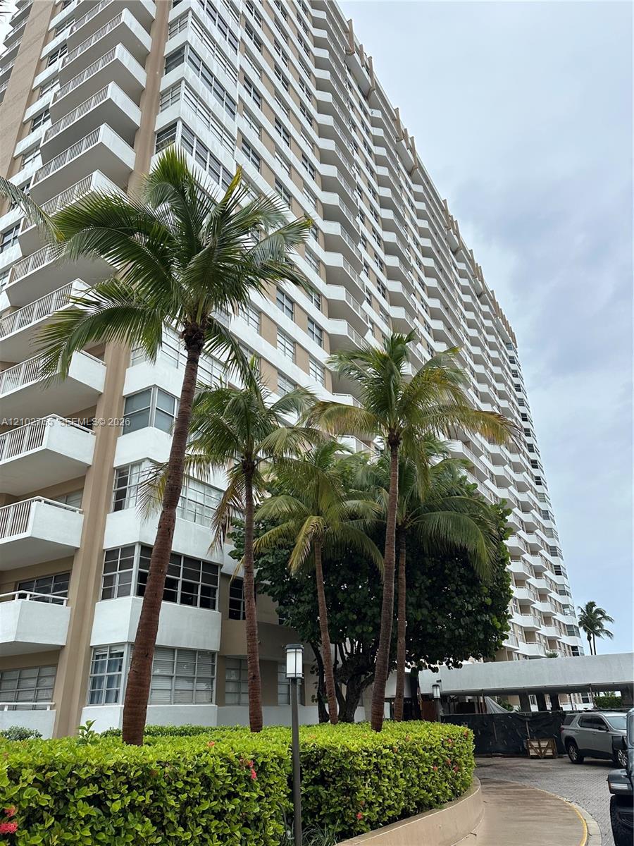 See details 5F 2 / 2 1340 sq. ft. $ 2026-10-07 0 Photo