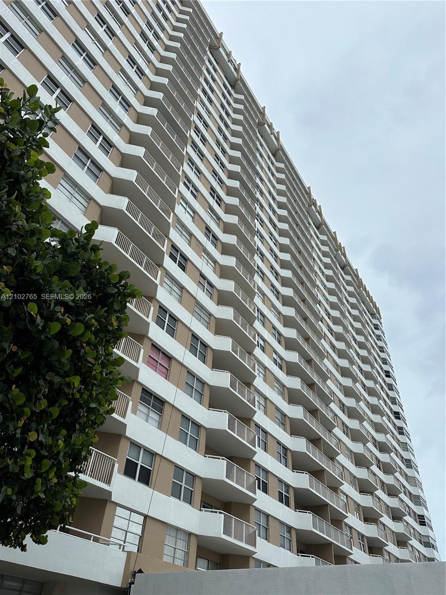 See details 5F 2 / 2 1340 sq. ft. $ 2026-10-07 0 Photo