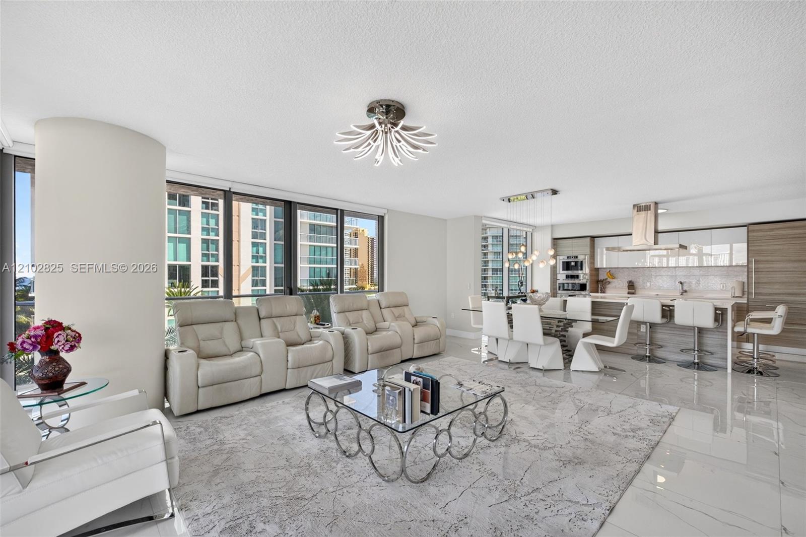 Ver detalles 5-807 3 / 4 1892 sq. ft. $ 2026-10-07 0 foto