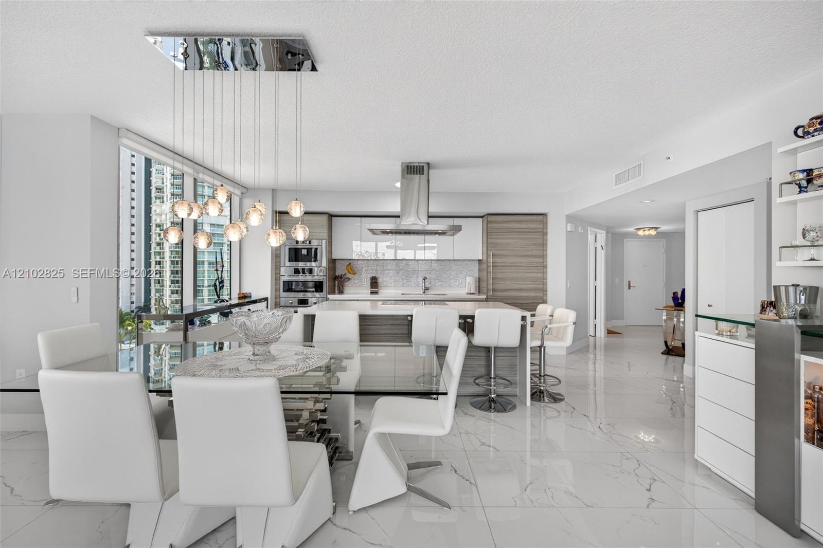 Ver detalles 5-807 3 / 4 1892 sq. ft. $ 2026-10-07 0 foto