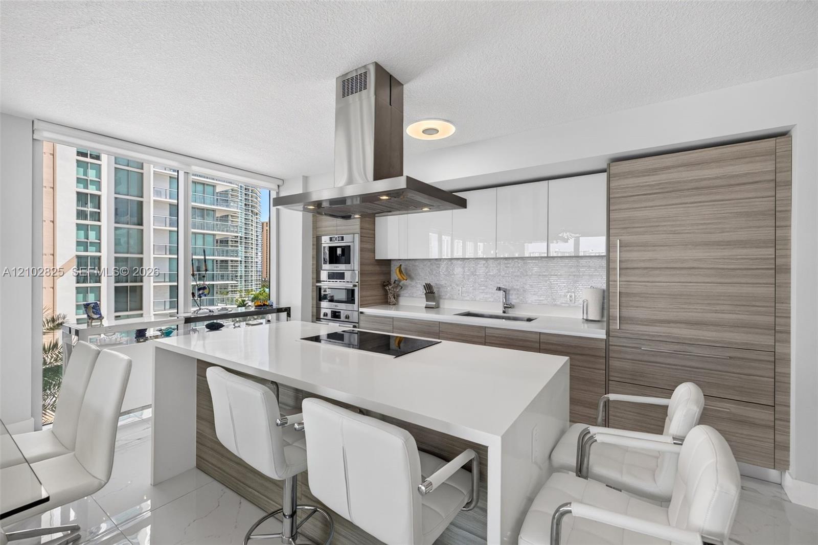 Ver detalles 5-807 3 / 4 1892 sq. ft. $ 2026-10-07 0 foto