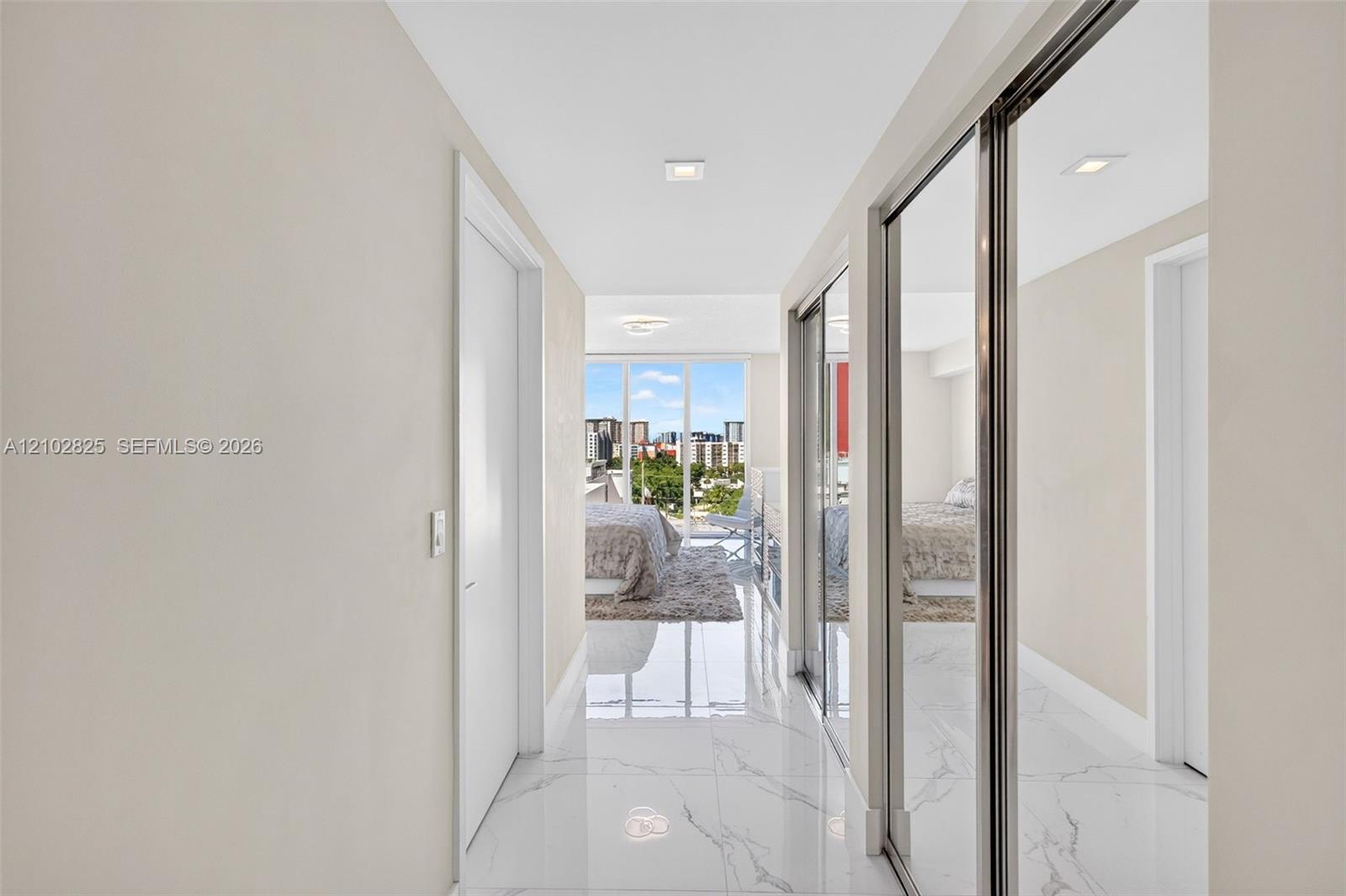 Ver detalles 5-807 3 / 4 1892 sq. ft. $ 2026-10-07 0 foto