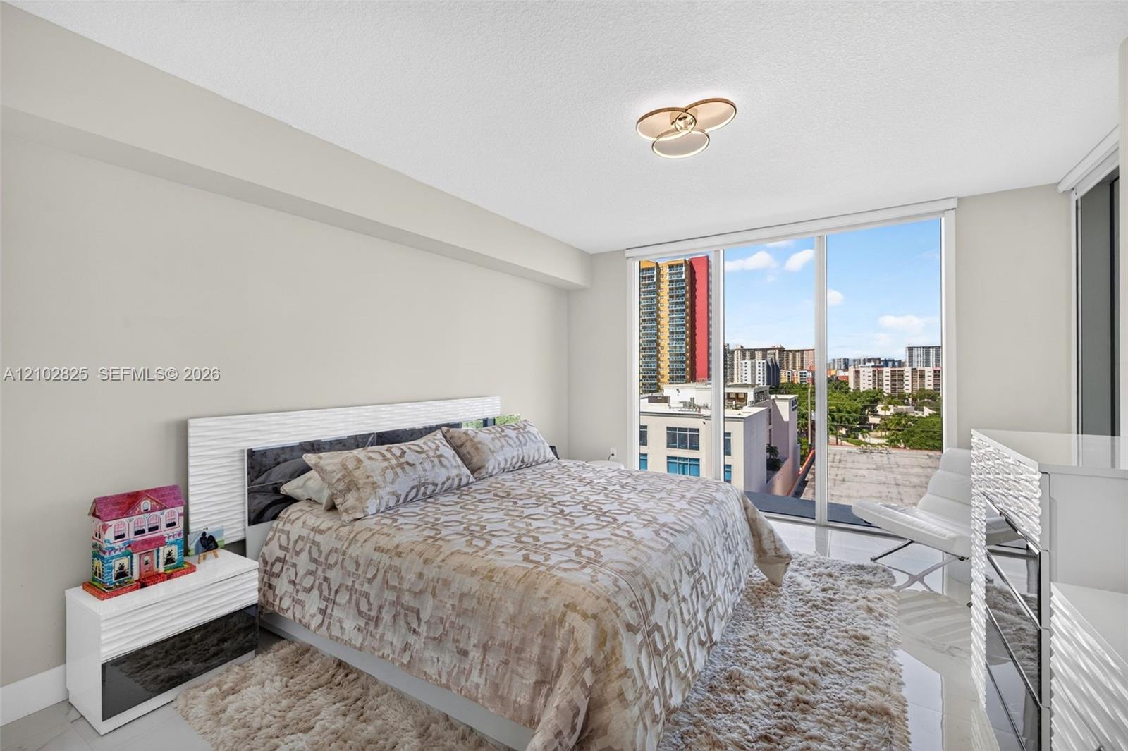Ver detalles 5-807 3 / 4 1892 sq. ft. $ 2026-10-07 0 foto