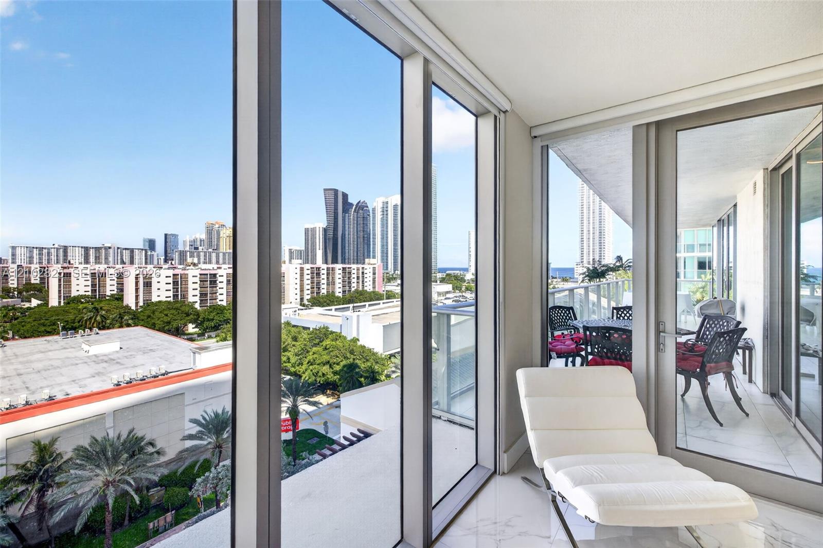 Ver detalles 5-807 3 / 4 1892 sq. ft. $ 2026-10-07 0 foto