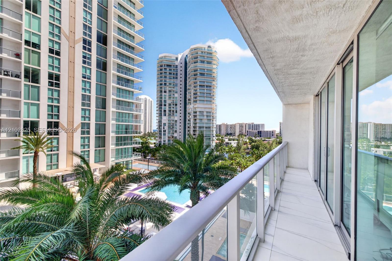 Ver detalles 5-807 3 / 4 1892 sq. ft. $ 2026-10-07 0 foto