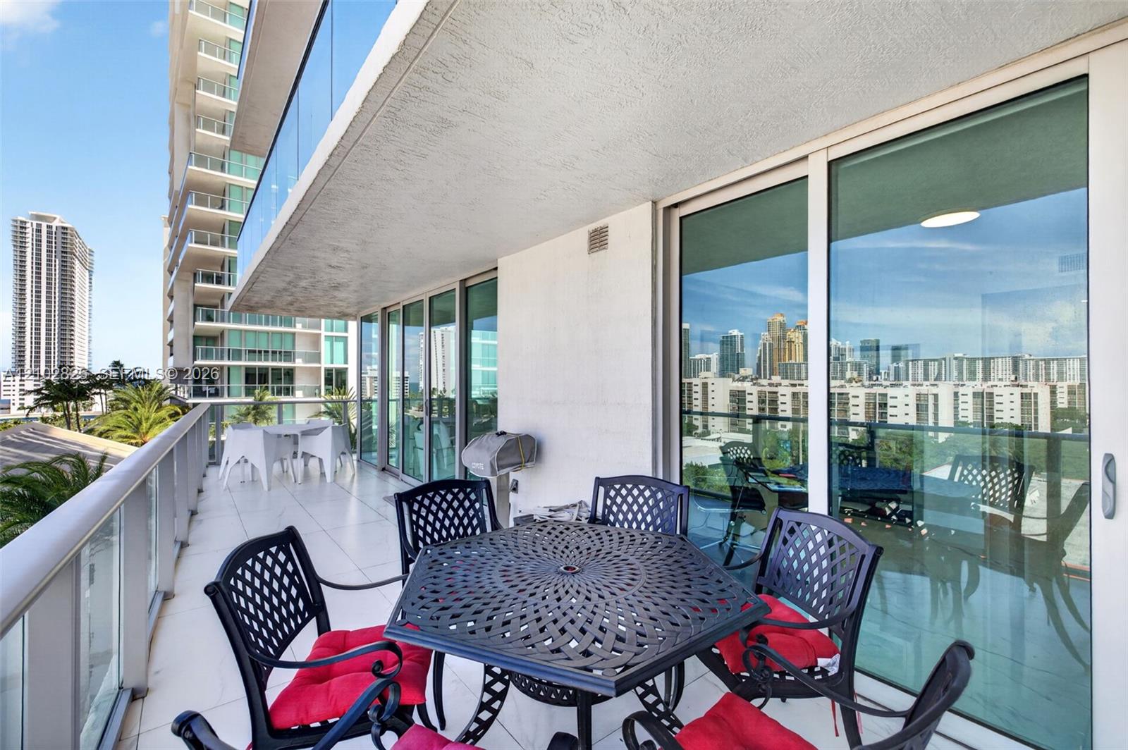 Ver detalles 5-807 3 / 4 1892 sq. ft. $ 2026-10-07 0 foto