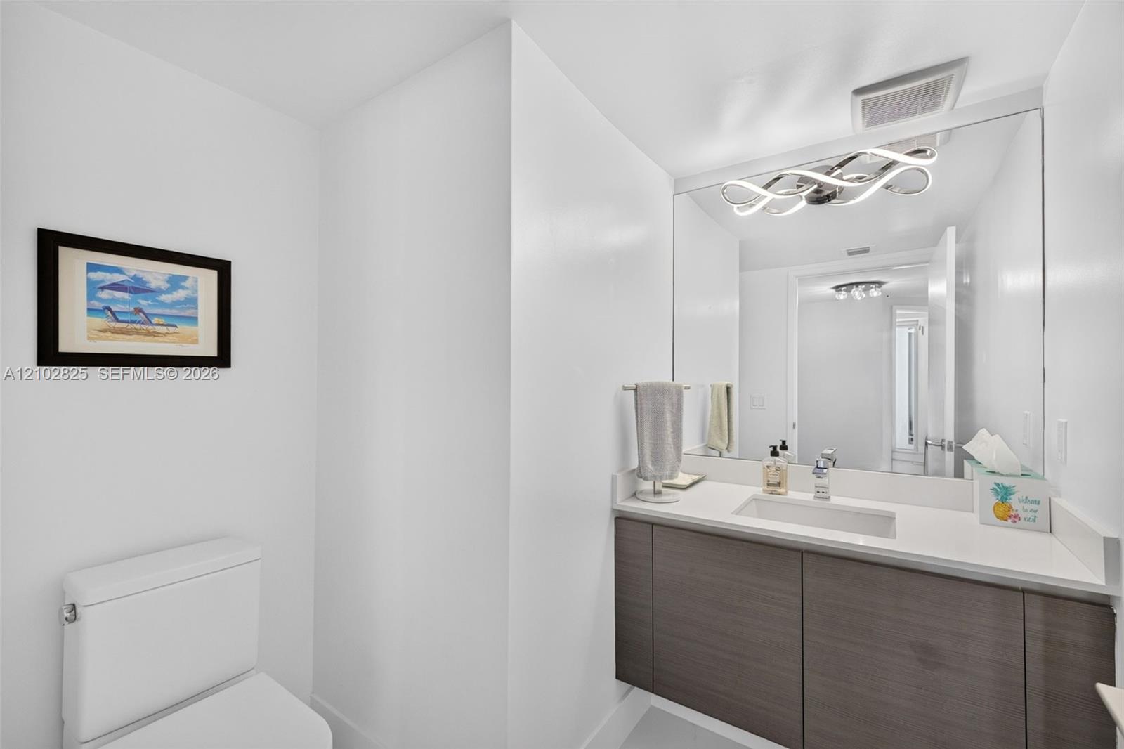 Ver detalles 5-807 3 / 4 1892 sq. ft. $ 2026-10-07 0 foto