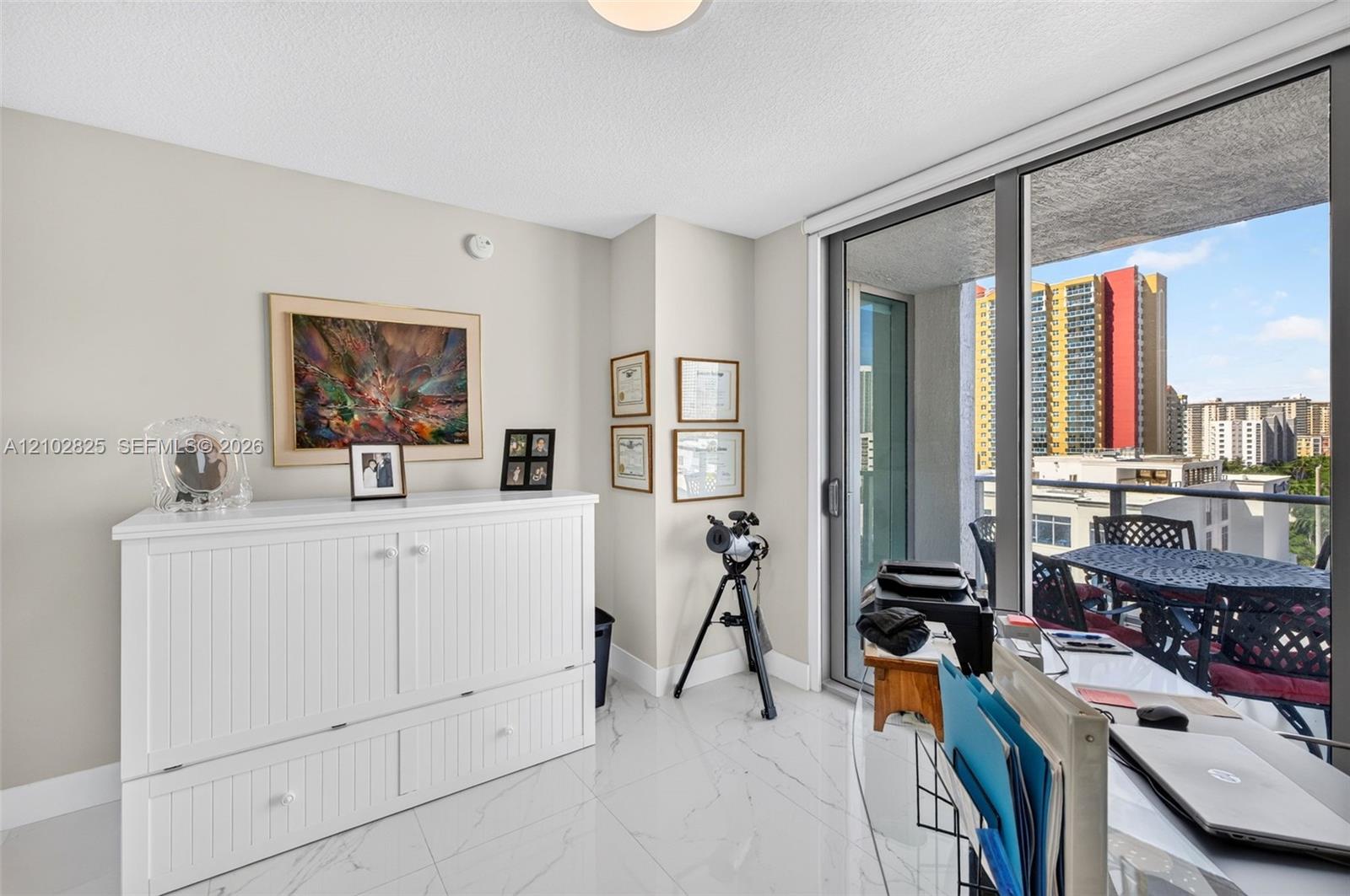 Ver detalles 5-807 3 / 4 1892 sq. ft. $ 2026-10-07 0 foto