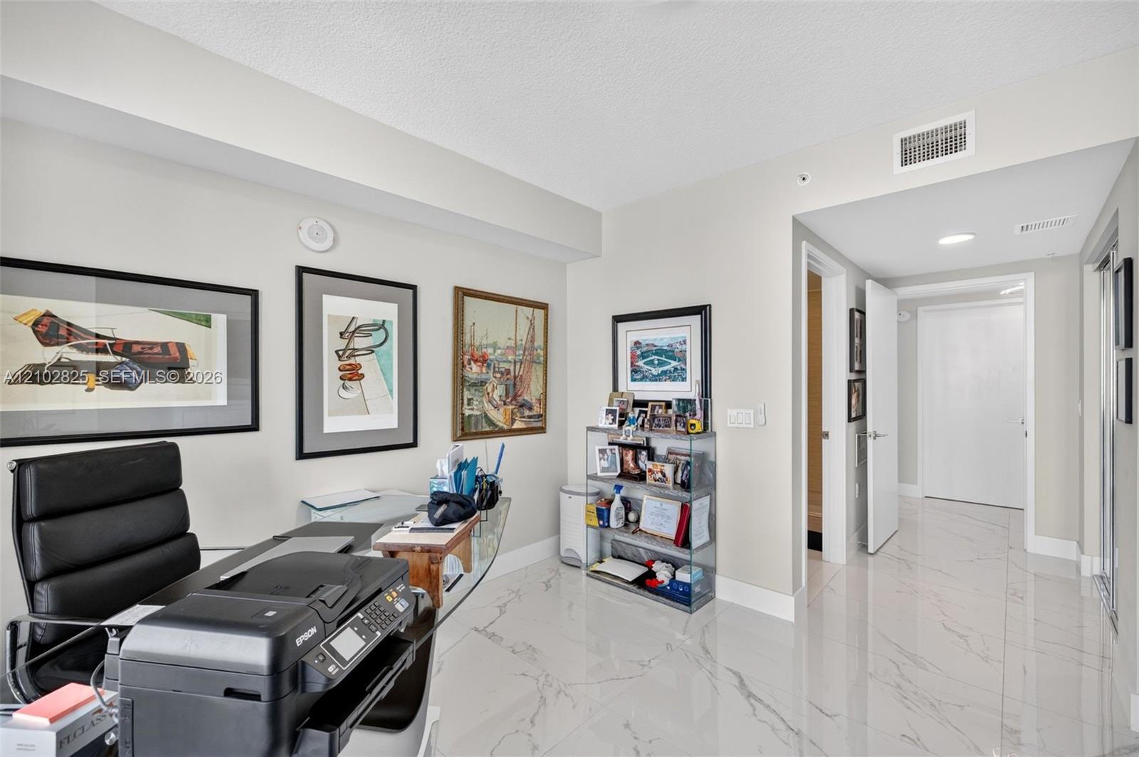 Ver detalles 5-807 3 / 4 1892 sq. ft. $ 2026-10-07 0 foto
