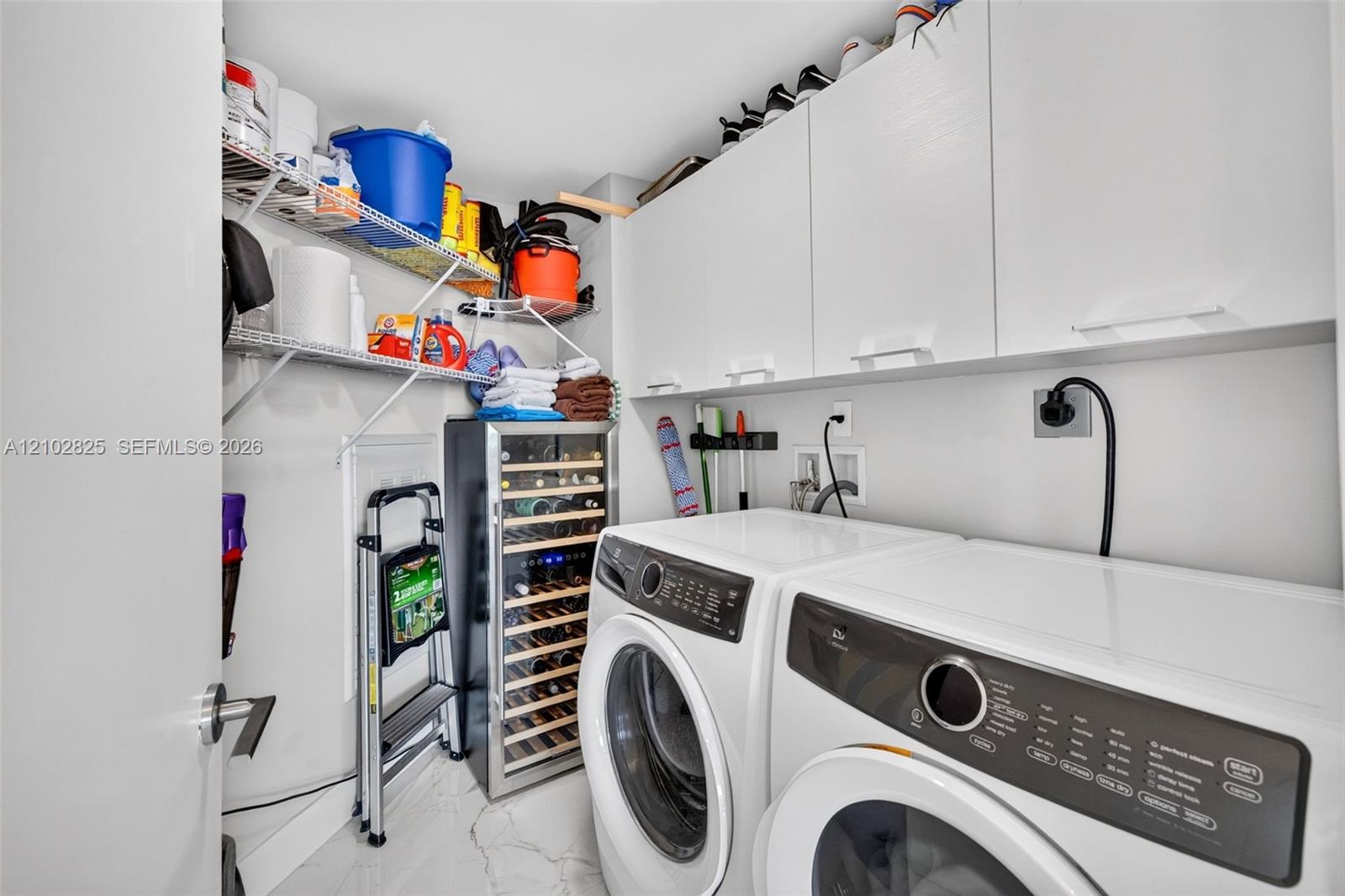Ver detalles 5-807 3 / 4 1892 sq. ft. $ 2026-10-07 0 foto