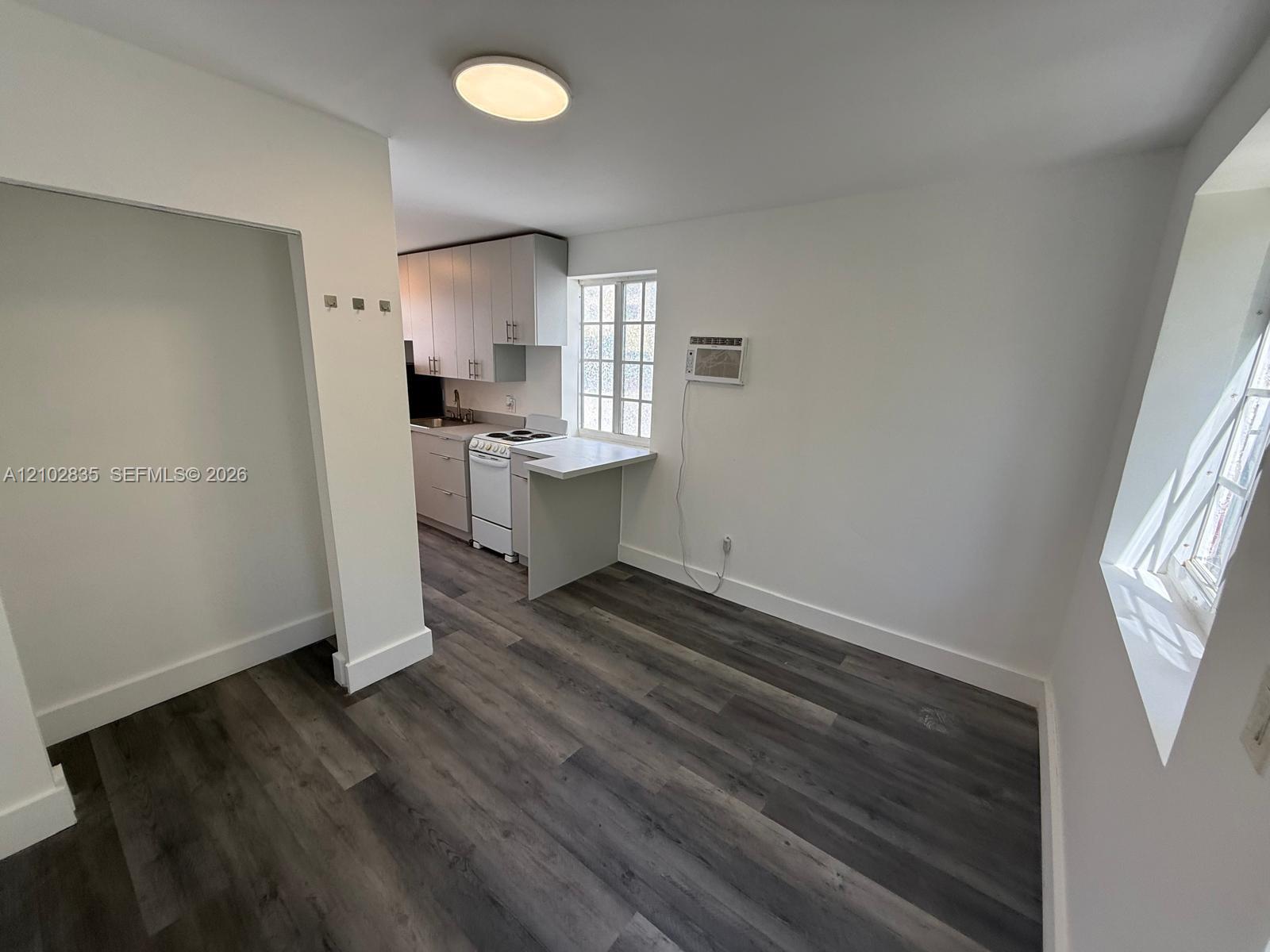   /  2558 sq. ft. $ 2026-10-07 0 foto