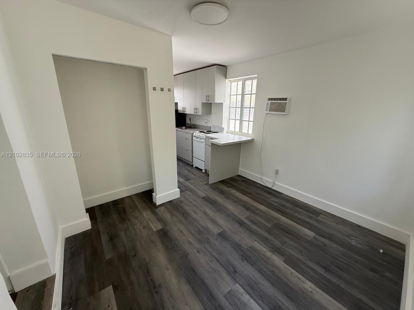   /  2558 sq. ft. $ 2026-10-07 0 foto
