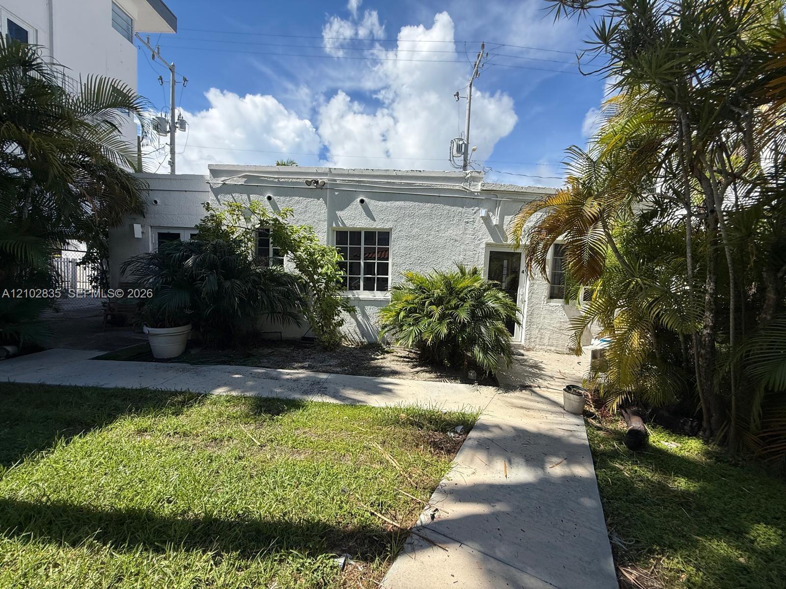   /  2558 sq. ft. $ 2026-10-07 0 foto