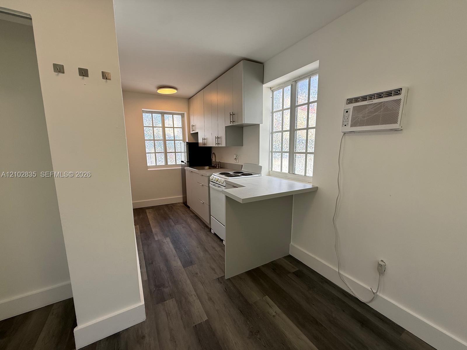   /  2558 sq. ft. $ 2026-10-07 0 foto