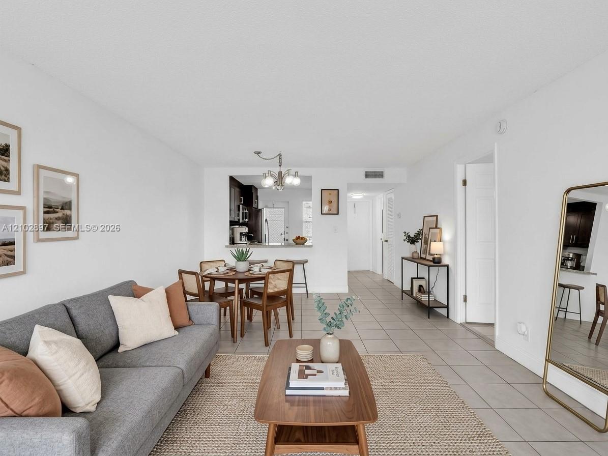 405 1 / 2 775 sq. ft. $ 2026-10-07 0 foto