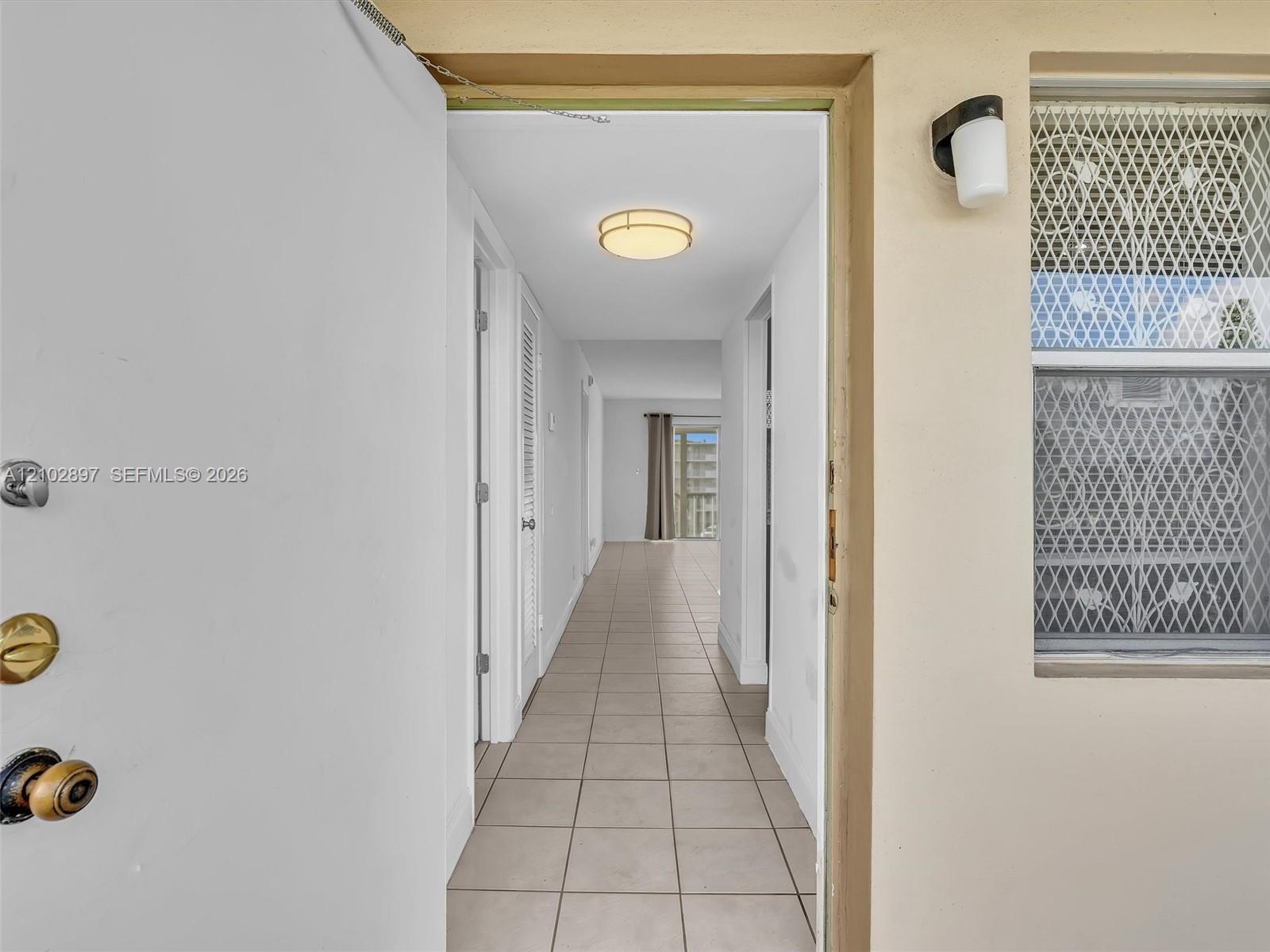 405 1 / 2 775 sq. ft. $ 2026-10-07 0 foto